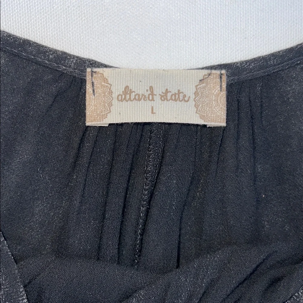 🕶️Altar’d State flowy top🕶️ - Picture 2 of 9